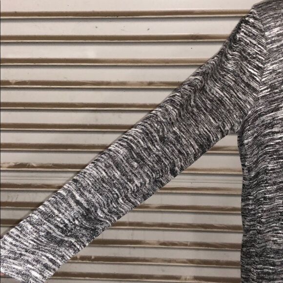🛍️Lane Bryant sweater size 14/16 asymmetrical - Picture 4 of 8